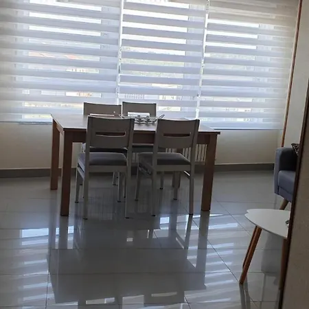 Apartmán Apartamento En Avd Constitucion
